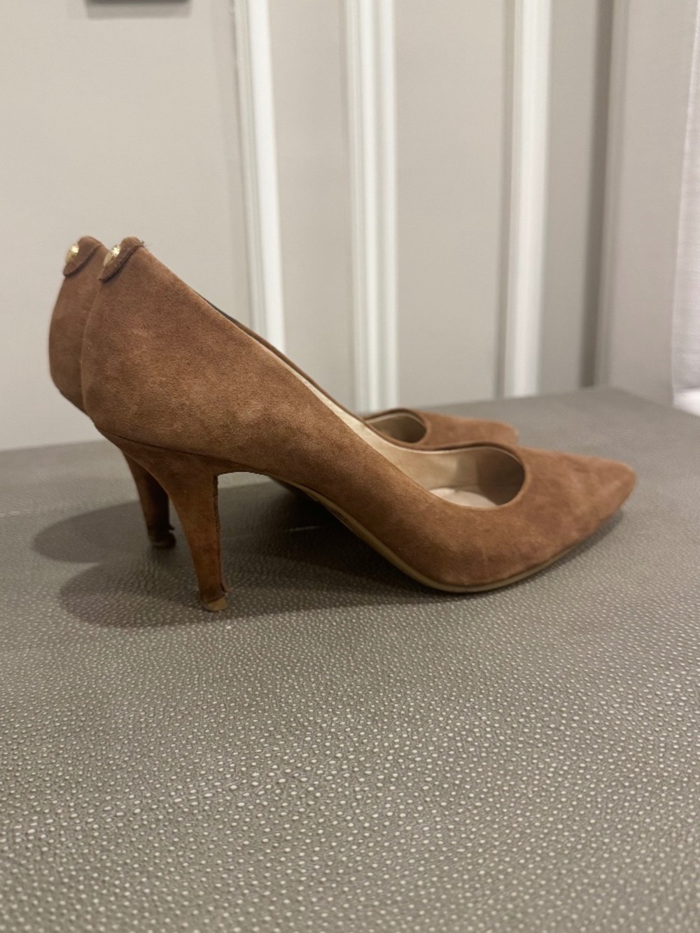 Michael Kors Dorothy Flex Caramel Brown Suede Pointed Toe Pumps 7.5M